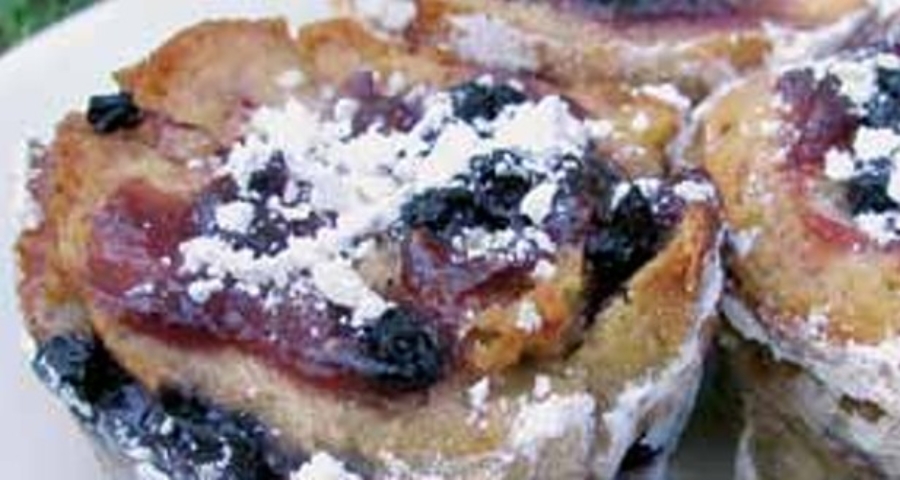 Mustikka-leipävanukas