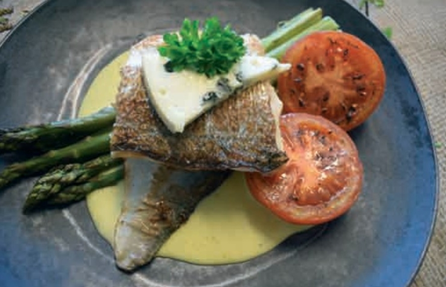 Kuhaa ja mesiangervohollandaise